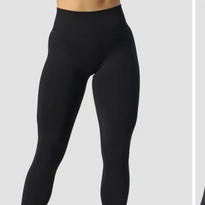 Tights - Svarta tights från iciw, använda 1 gång. Nypris 699kr