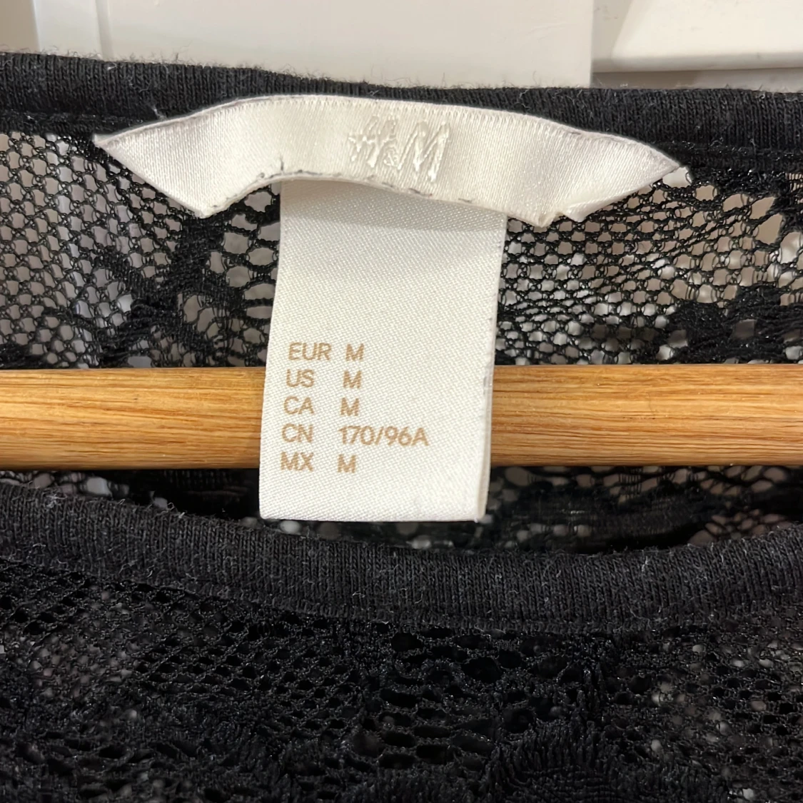 T-shirt med spets - 91