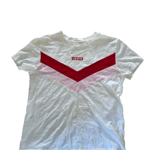 Levis t-shirt  - Vädligt bra skick