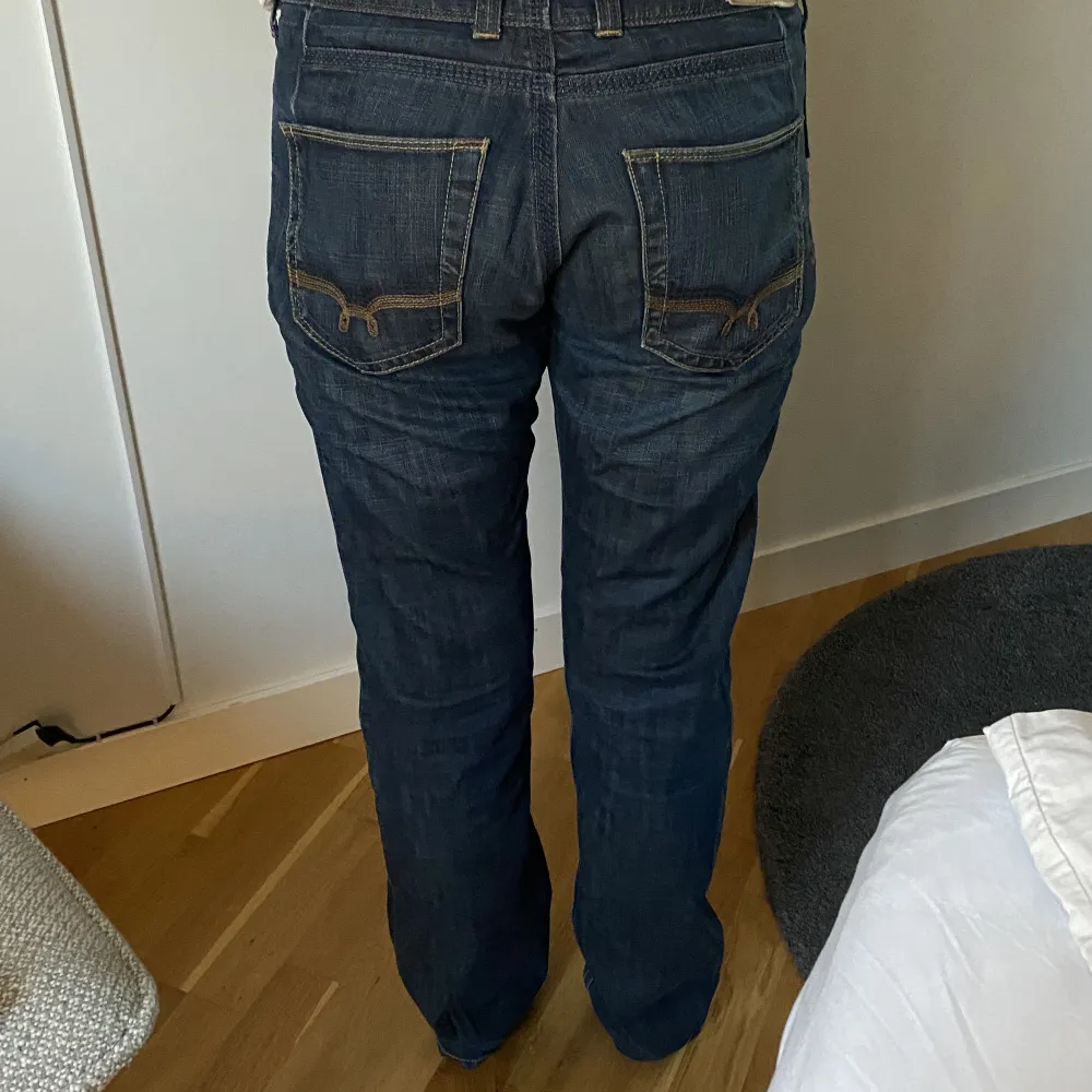 Lågmidjade raka jeans från Tommy hilfiger, passar s/m💕. Jeans & Byxor.