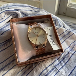 Klocka - Fin oanvänd klocka, roséguld!