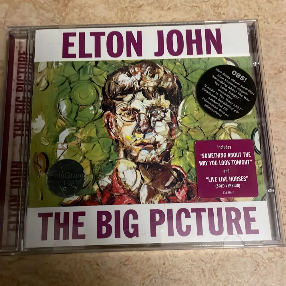 Elton John cd i bra skick, själva ”förpackningen” är repig men skivan är i bra skick . Övrigt.