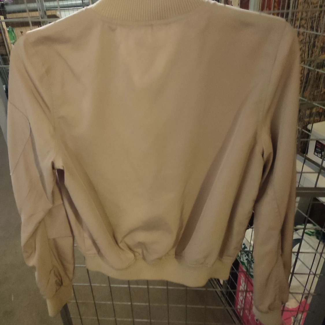 Beige tunn jacka  - 90