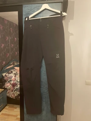 Haglöfsbyxor  - Storlek M.  Pris kan diskuteras.