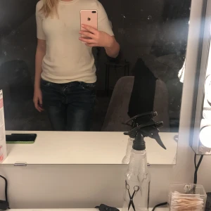 Finn tröja från Zara  - Använt mycket men fick en lika dan i present 