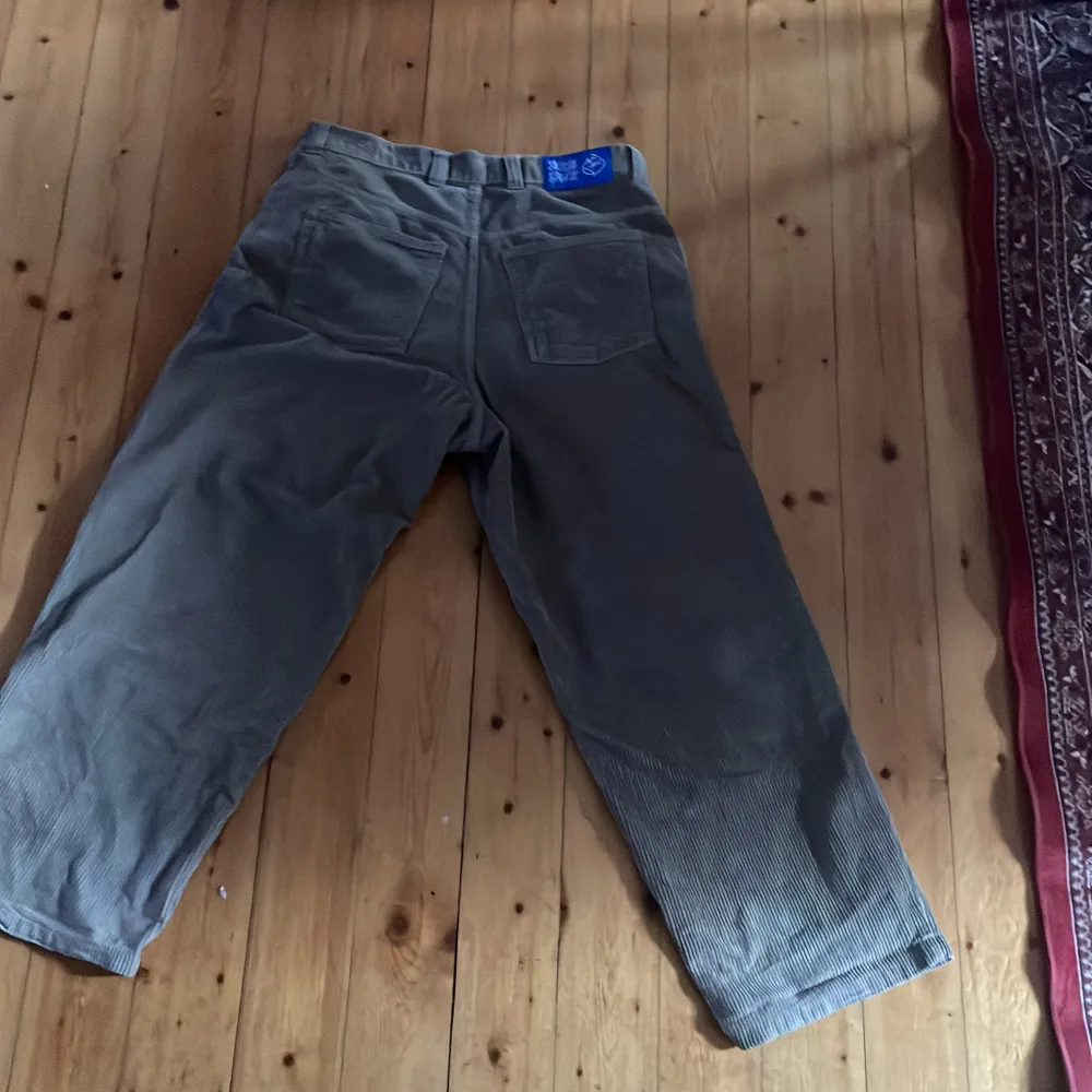 Inga flaws för dom e nästan aldrig använda . Jeans & Byxor.