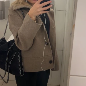Jacka från Kappahl  - Jätte fin jacka från Kappahl ❤️ Använd men i bra skick 🌟säljer vid bra bud 