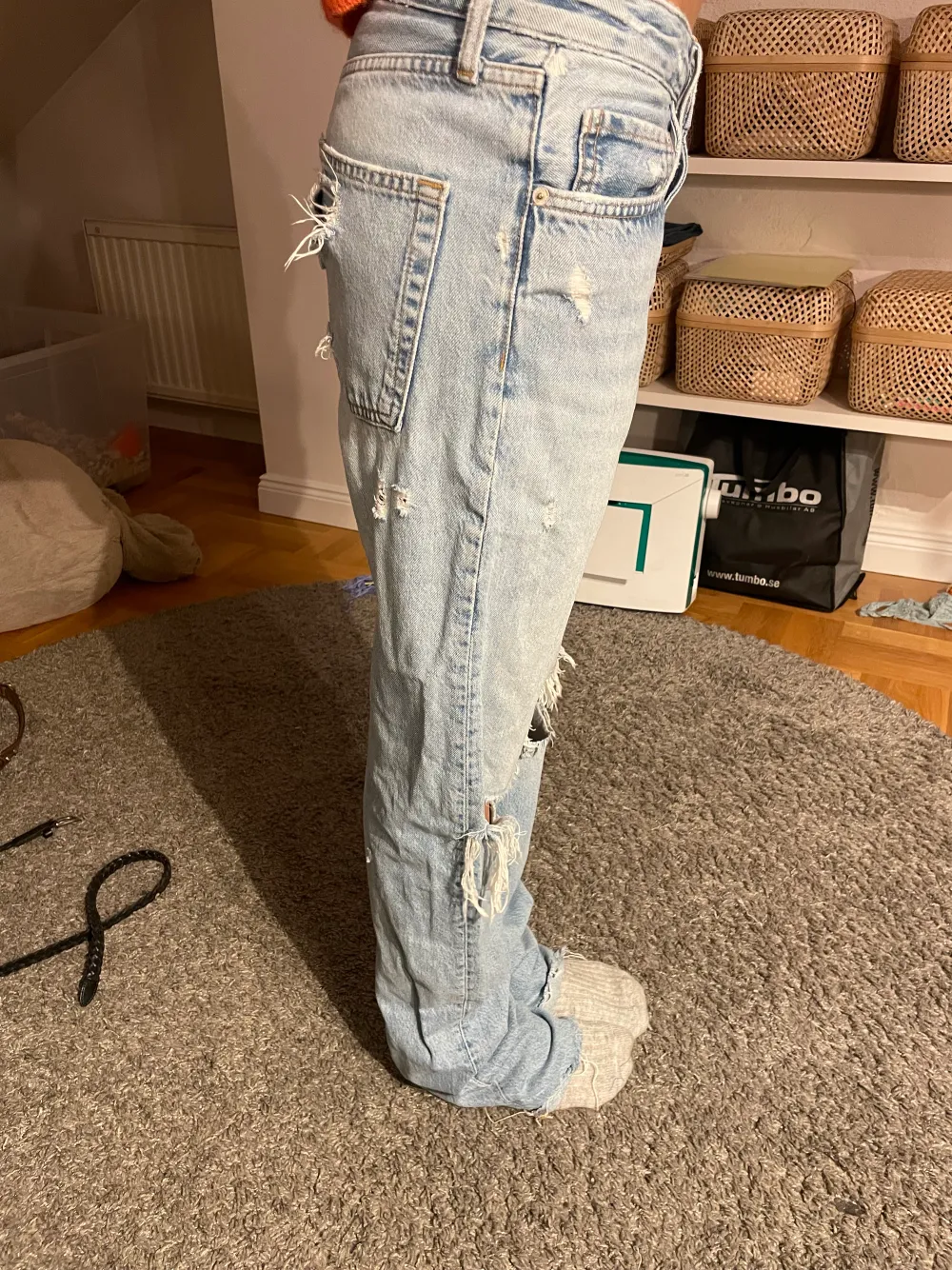Zara jeans med hål . Jeans & Byxor.