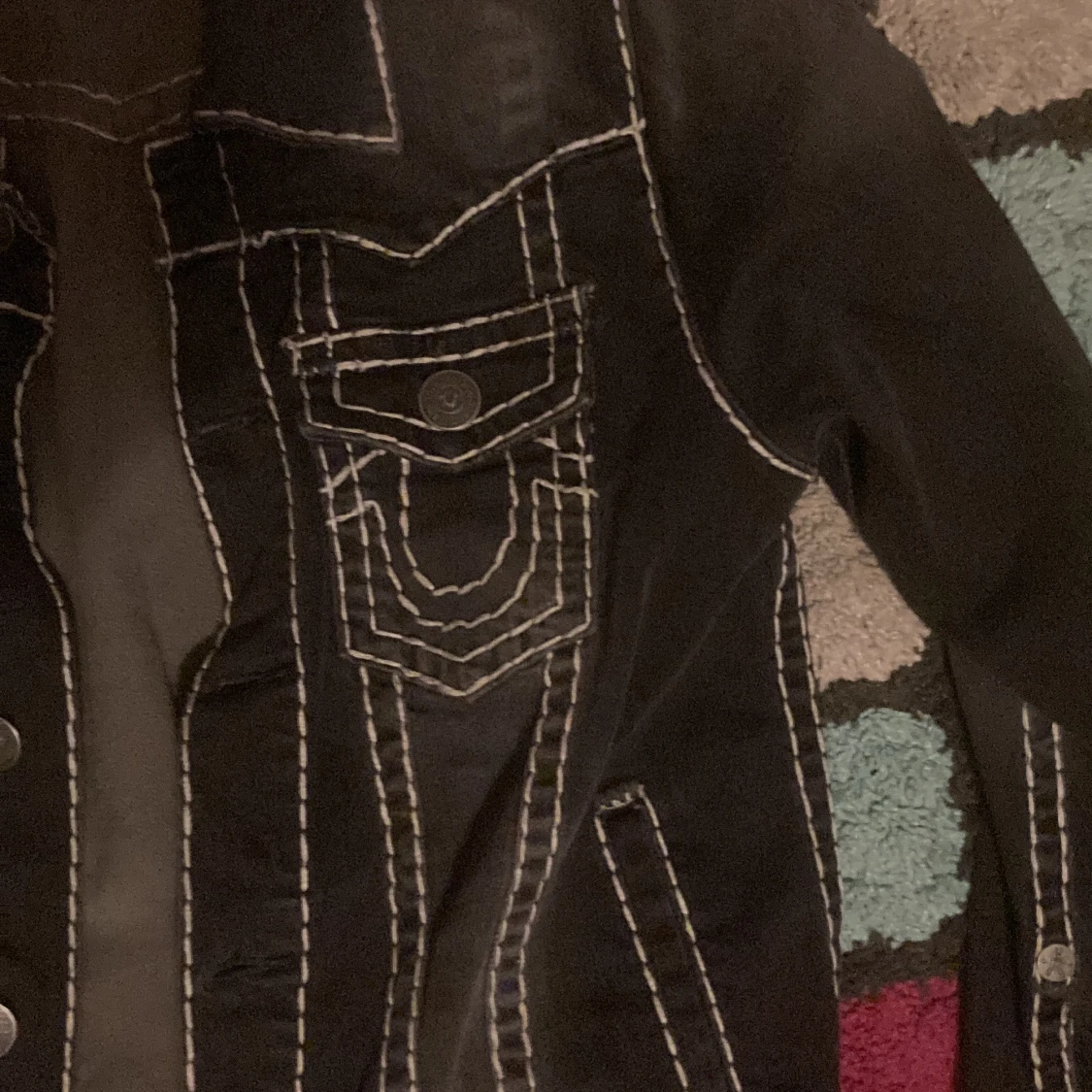 True religion denim jacka, svart med vita sömmar - 90