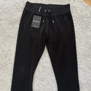 Juicy couture byxor - Helt nya oanvända byxor från juicy couture.