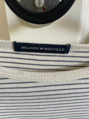 Super snygg tröja - Fin tröja som sitter jättefint på pris kan diskuteras 💕