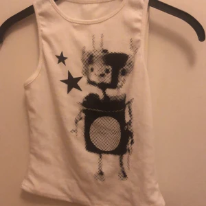 Robot linne - Ett jätte gulligt robot linne säljer eftersom den inte kommer till användning 