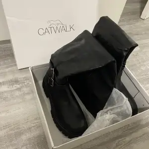 Catwalk stövlar, sprillans nya, storlek 42, 800kr + frakt