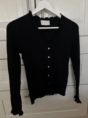 Neo Noir knit  - Neo Noir svart knit! Säljer pga den inte kommer till användning längre! 