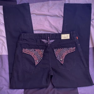 Robin jeans  - Riktigt Nice Robin jeans, det fattas dock en Sten på en av fickorna annars är dom nästa helt nya