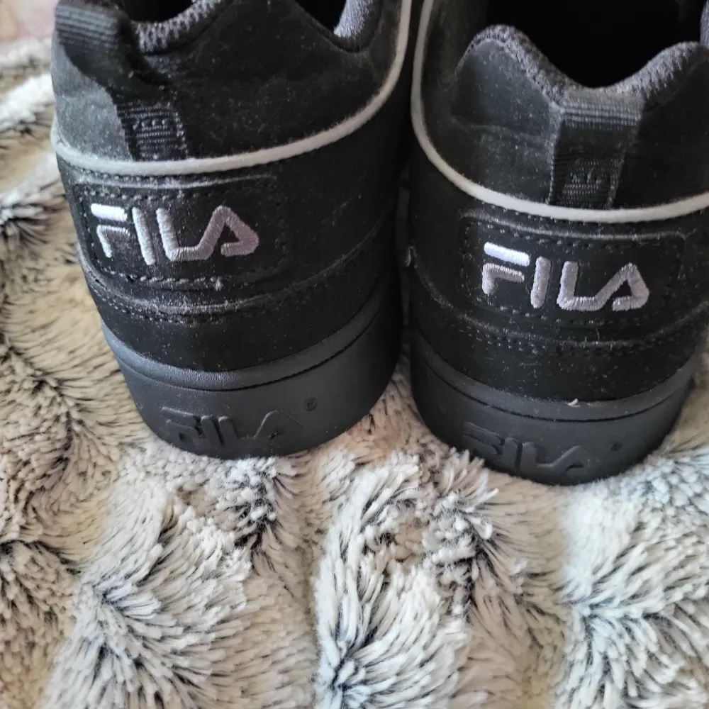 Säljer ett par Fila skor. Stl 39.5. Oanvända.. Kengät.