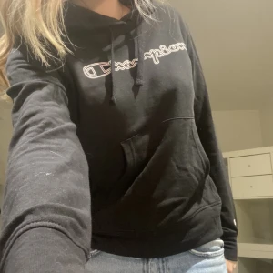 Champion hoodie  - Säljer min helt oanvända champion hoodie!❣️säljs då den inte är min stil