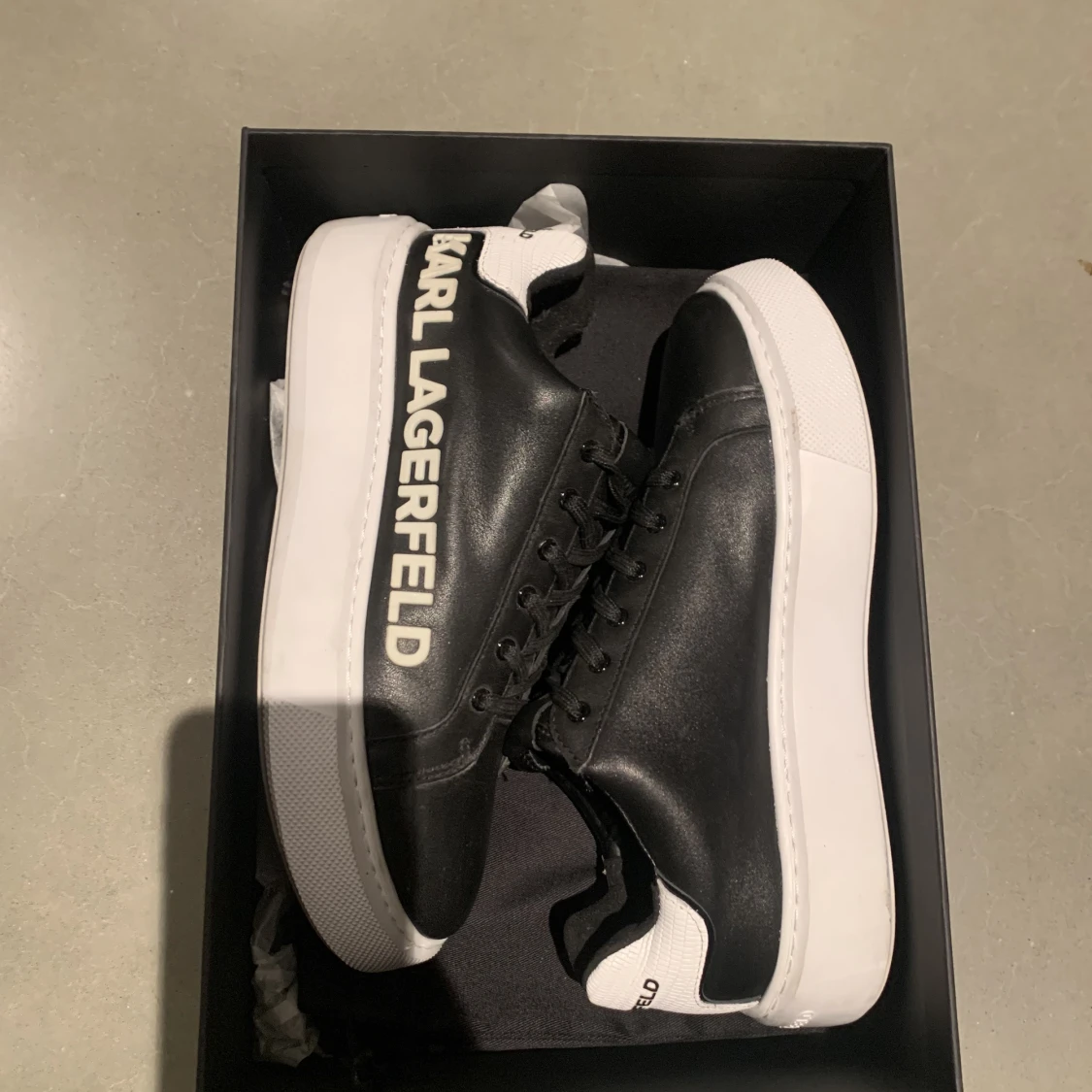 KARL LAGERFELD SKOR - 90