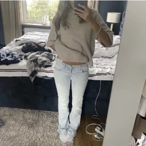 Super snygga jeans!  - Super snygga jeans från ltb i stl 28/32, som köptes här på Plick men var för stora. Dem är lite långa på mig som är typ 173. ❤️