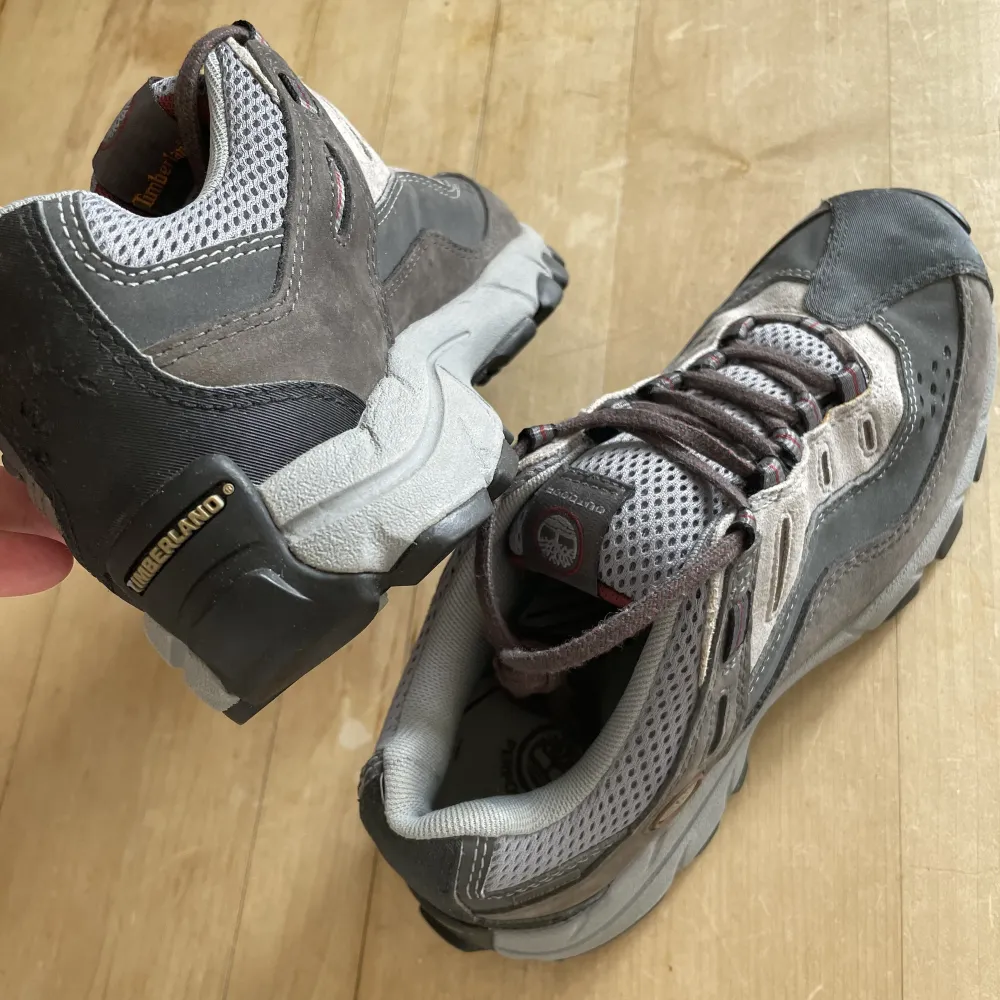 Helt oanvända Timberland Gore-tex Outdoor Performance skor i storlek 37,5. Har tyvärr inte lådan kvar men kan packa in skorna säkert om de ska skickas, annars kan de hämtas i södra Stockholm. . Skor.