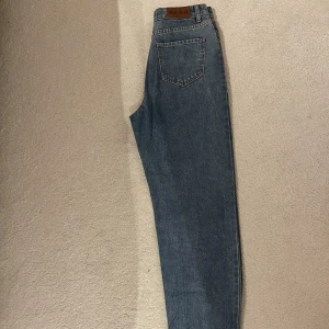 NA-KD jeans - NA-KD jeans i nyskick.  Storlek 36