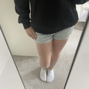 Lowaist shorts - Skiiiiit snygga låg midjade jeans skorts, säljer då de e lite för små för mig.❤️
