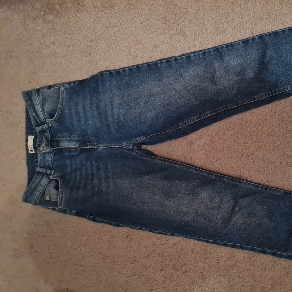 High waisted jeans från Gina Tricot. Helt oanvända! Kan gå ned i pris vid snabb affär😊. Jeans & Byxor.