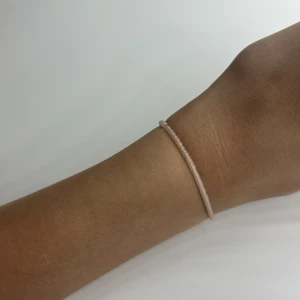 Mattrosa armband  - Ett mattrosa armband i storlek xs finns i fler storlekar, kontakta om de finns frågor! 💕