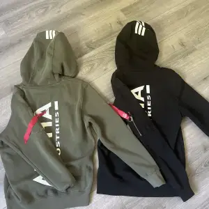 2 st alpha industries Hoodies Som nya Storlek S på båda  Pris diskuteras  Hör av er vid frågor mvh Oscar  