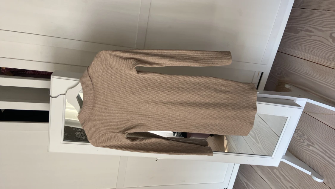 Beige klänning med krage - 91