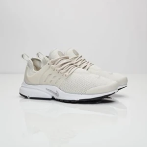 Nike air presto - Säljer dessa riktigt sköna träningsskor - använda men fortfarande hyfsat bra skick! Nypris är 999