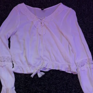 Tröja - Jätte fin Tröja som passar att ha under sommaren! 