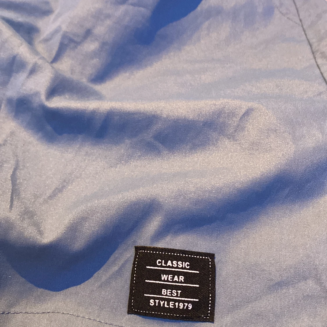 Säljer ett var blå shorts  - 90