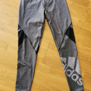 Äkta Adidas strl M  - Nya