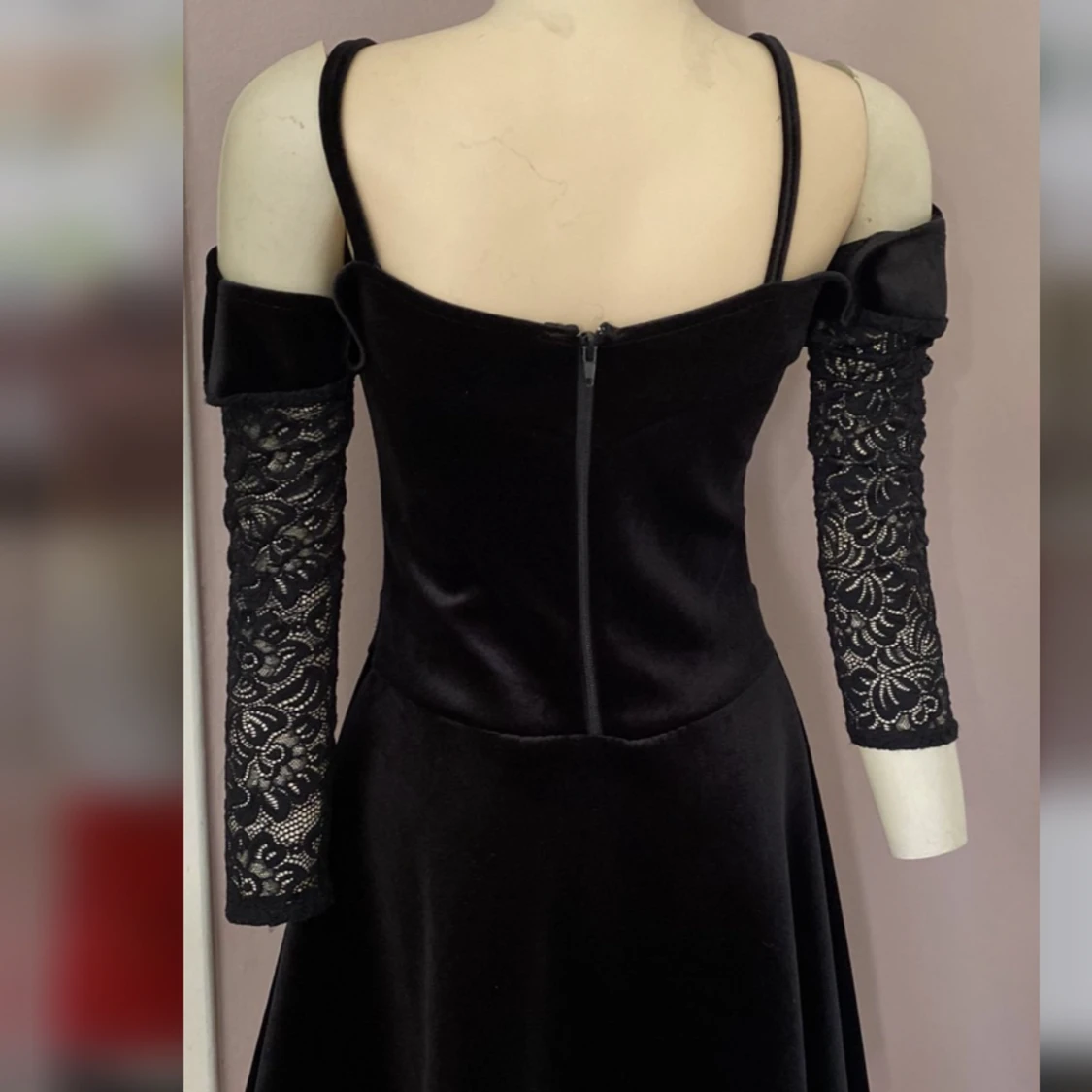 Svart klänning  - 91