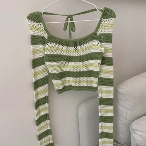 Stickad tröja långärmad - Nyskick! Använd fåtal gånger. Storlek: XS