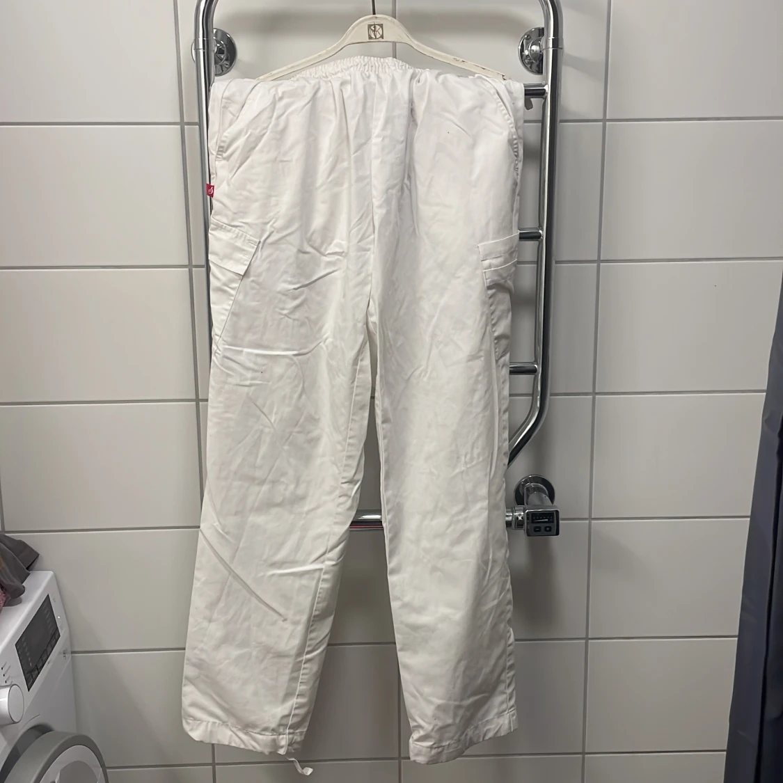 Vita tunna ”cargobyxor”