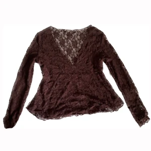 Brun spetstopp - Brun spetstopp i storlek S, använd endast ett fåtal gånger, bra skick. 