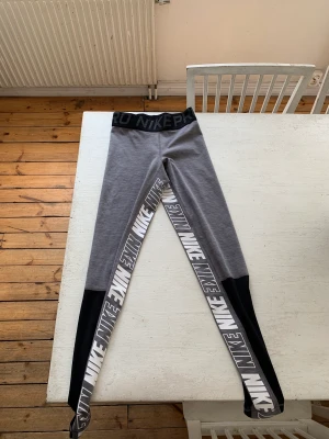 Nike tights - Nike sports tights stl XS