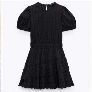 sjukt fin klänning från zara, helt ny och oanvänd! stl S!💓💓😍