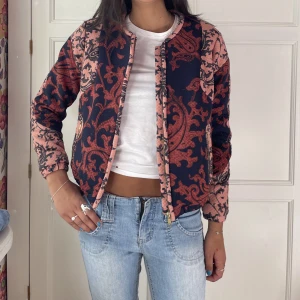 Superfin paisley jacka🥰 - Såå fin och cool sommarjacka, storlek S🥰🙏🏻