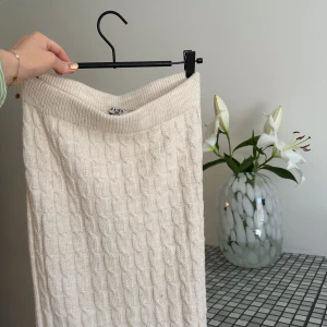 Stickad kjol - Jättemysig stickad kjol från NAKD🥰 bara använd ett par gånger!