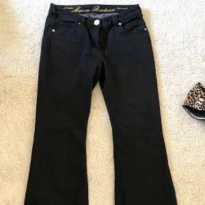 Low Waist jeans  - Passar folk under 166. Storlek 36/38