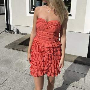 Volang klänning populär från HM i storlek 36❤️‍🔥