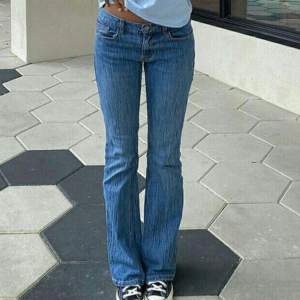 90’s Brielle jeans från Brandy i nyskick !  Första bilden är från hemsidan!  Midjemått 76 innerben 84