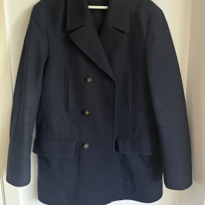 Ralph Lauren skepparkavaj - Skepparkavaj från Ralph Lauren, passar höst/vinter, storlek 40, mörk marinblå