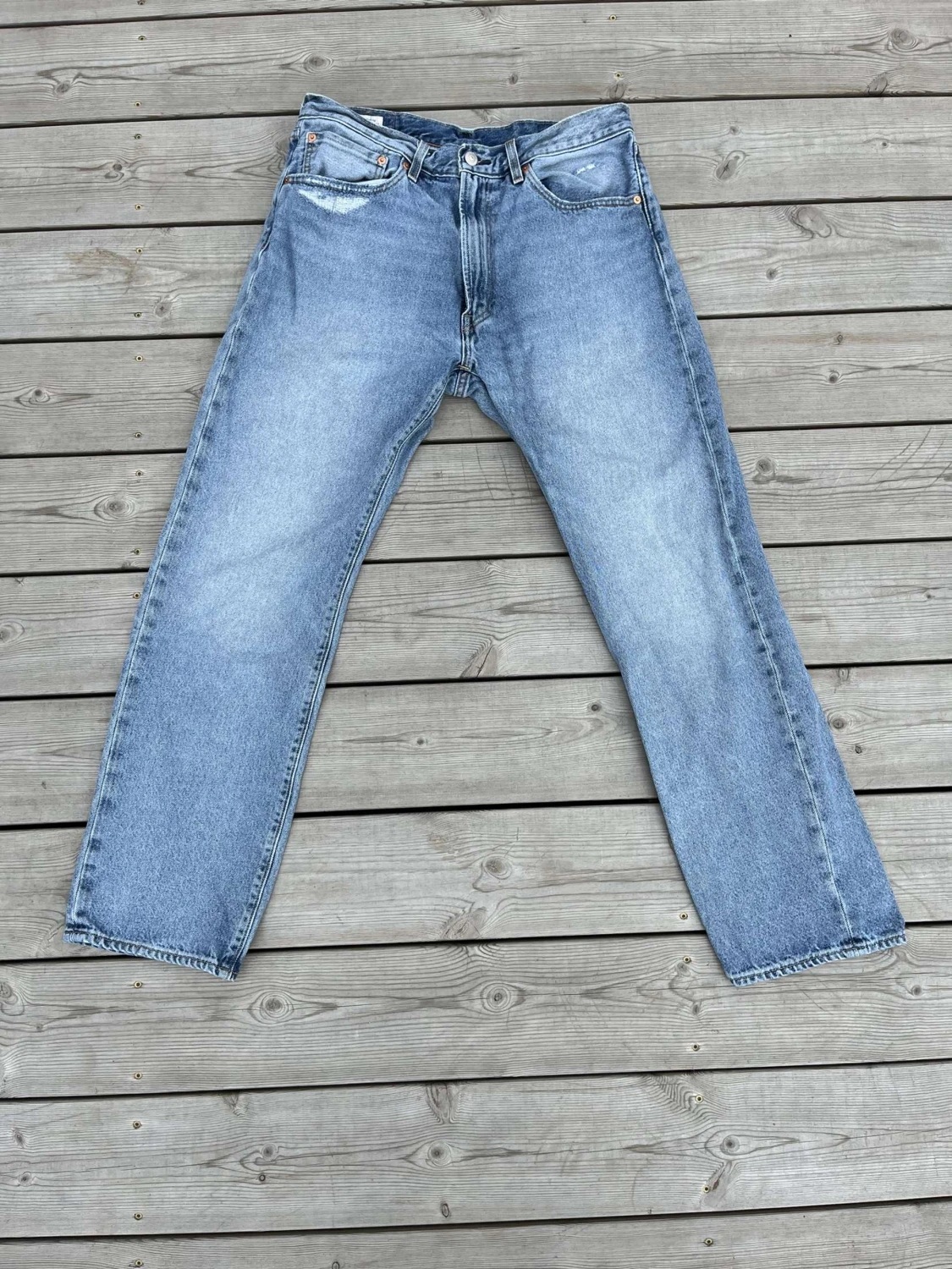 Levis 551