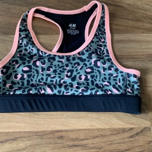 Topp - En topp!🦋 Står ej för frakten🩵 Köp är köpt🩷