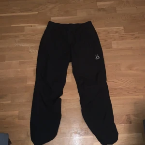 Haglöfs - Köpte för 1000kr Använda några gånger men inga märken eller Fläckar i perfekt kondition 🤙🏻