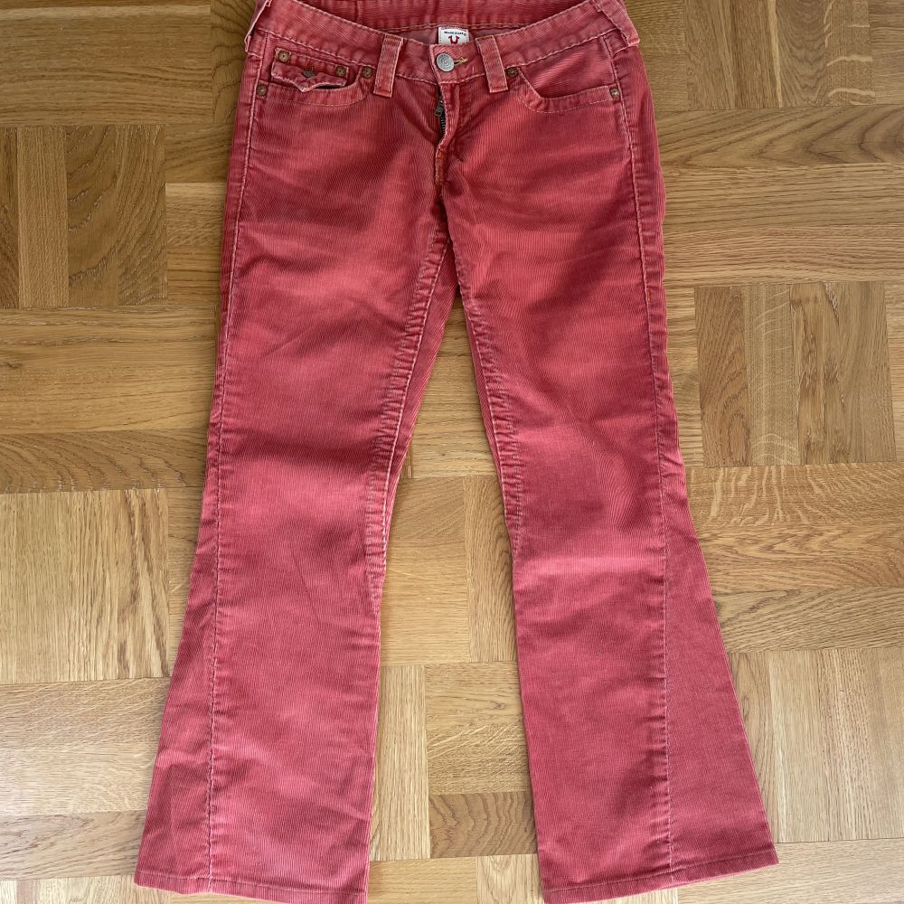 Sjukt snygga true religion jeans i typ Manchester material. Skitsnygga!!. Jeans & Byxor.